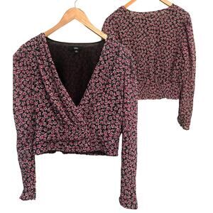 Lulu’s Floral Deep V Neck Floral Blouse Dainty Cottage fairy Womens Large